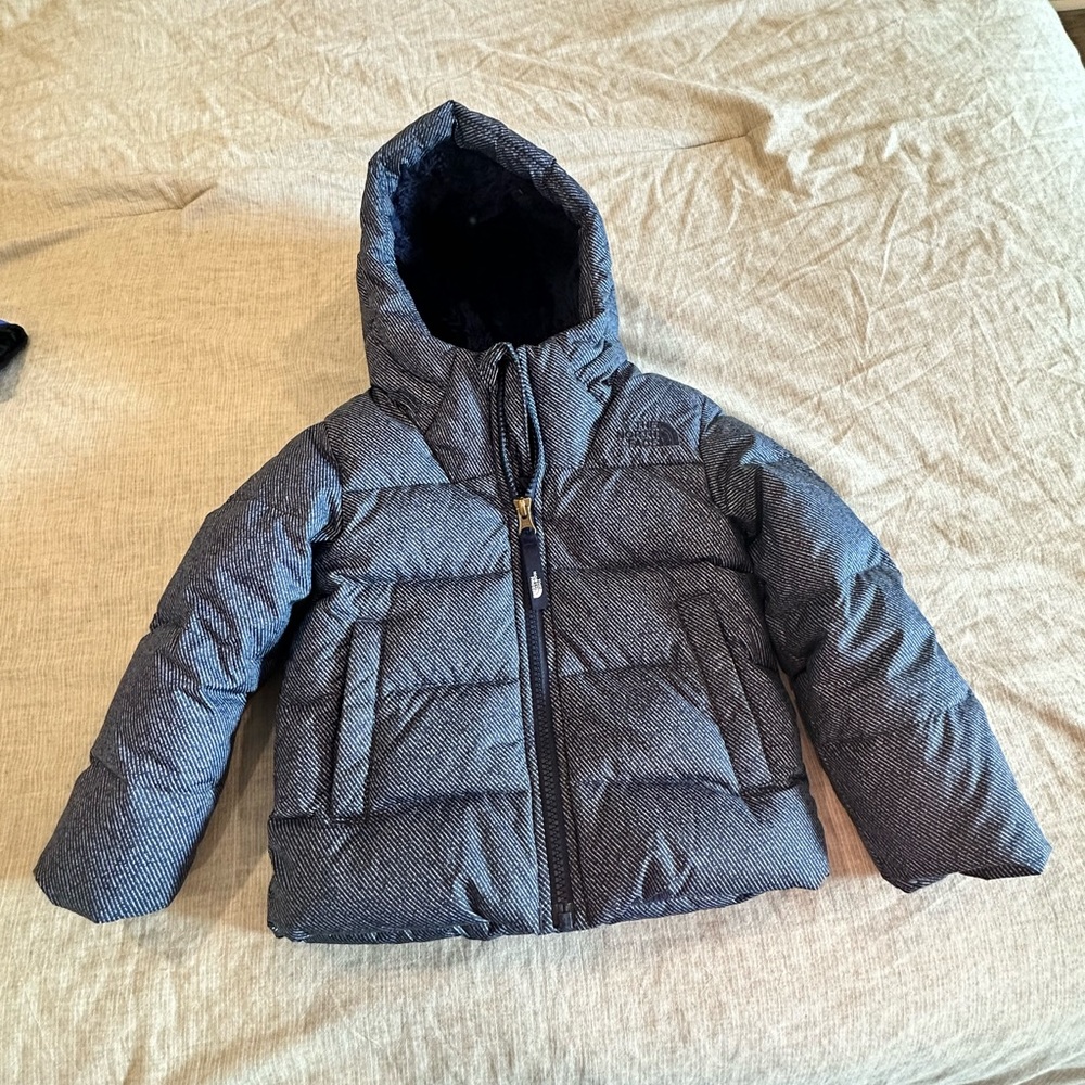 VGUC North Face Moondoggy toddler jacket size 3t- blue print gender neutral